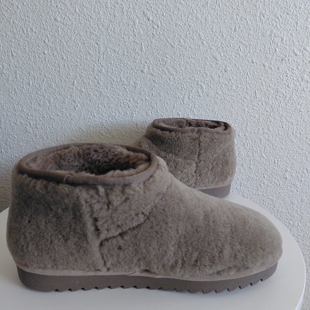 NWOB Steve Madden Cabin Taup Real Fur Upper Faux Fur Lining Booties - Picture 4 of 15